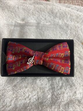 Tytus Ties Red Musical Notes Bow Tie with Treble Clef Accent